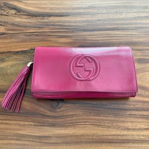 Authentic Gucci Soho Clutch with Tassel- patent pink, fuchsia leather